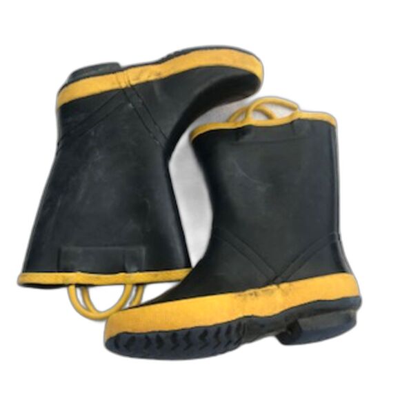 Rain Boots . Size: 11Y Kids . Waterproof Rubber w/ Pull Handles . Shark . USED - Picture 4 of 5